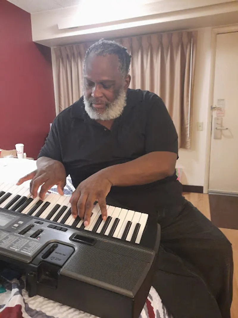 VA-DC-MD-(BLACK GOSPEL MUSIC)PIANO LESSONS-starter books-NO LINES AND STAFF