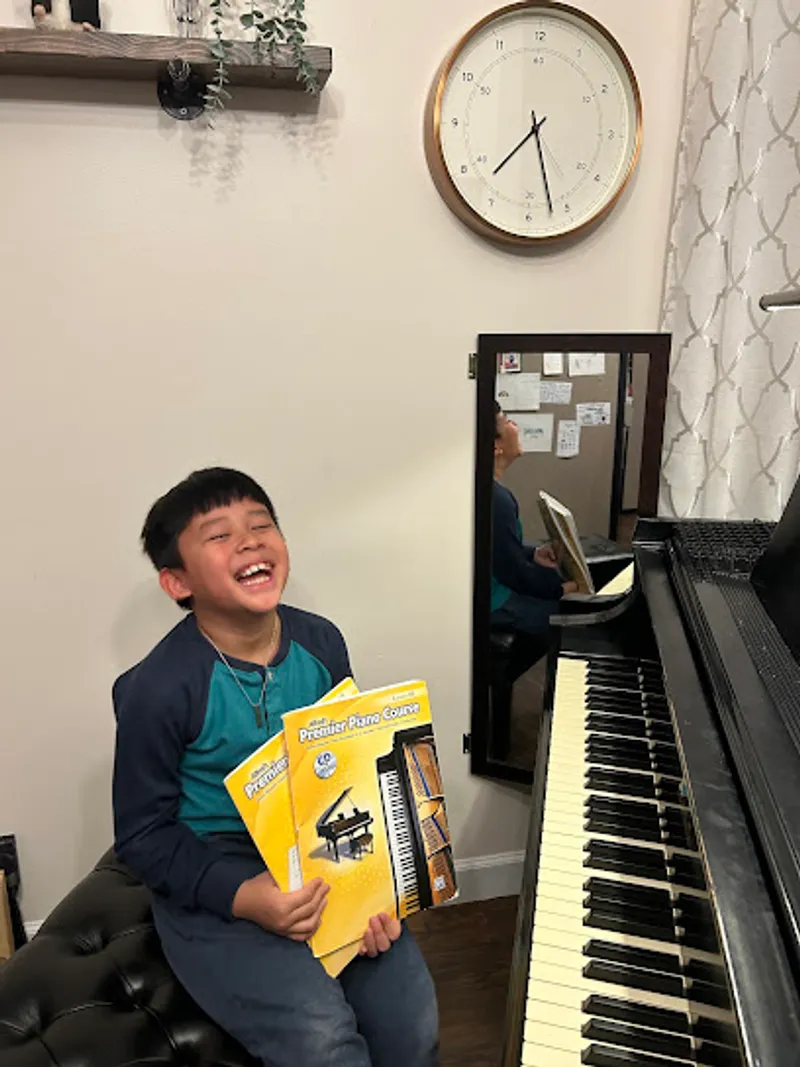 Guzel Piano Studio