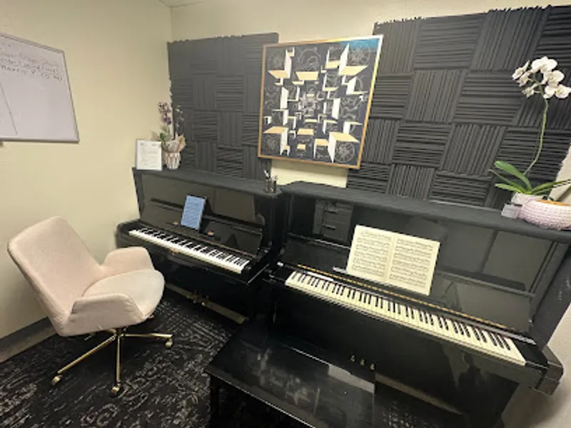 Mike Esfahani, piano instructor