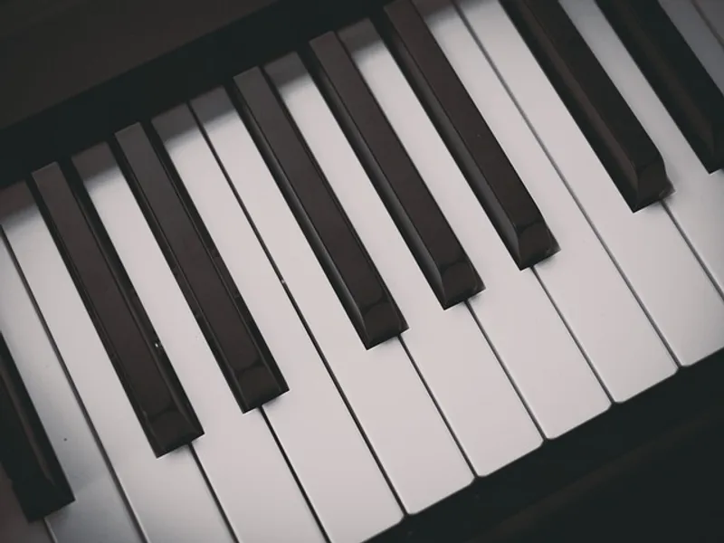Sara Toudouze Voice & Piano Studio