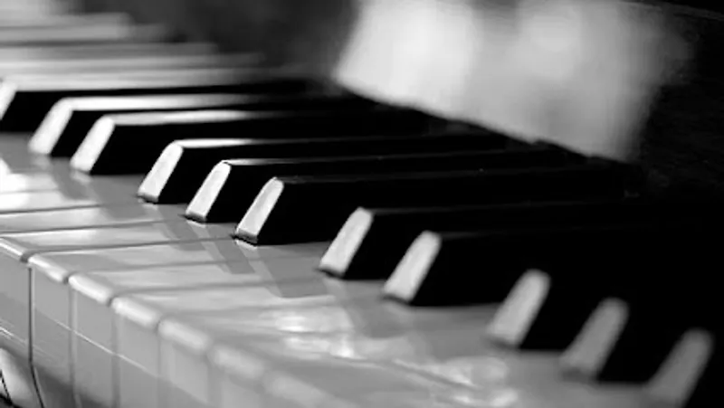 Tracimuzik Piano Instruction